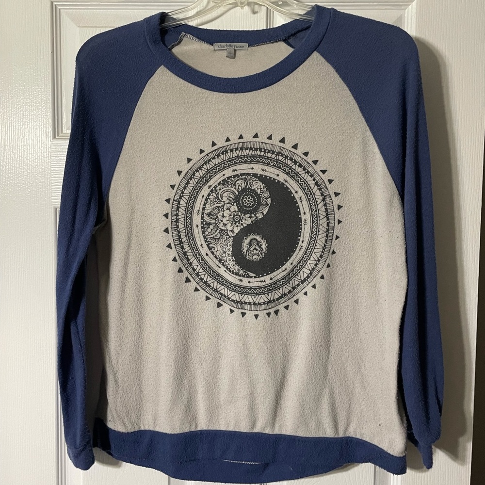 Long sleeve ladies top